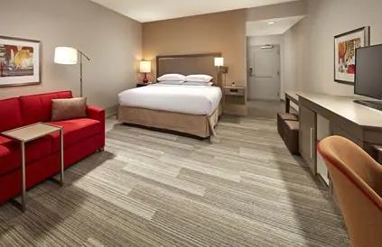 Hotel Hampton Long Airport, Ca 3*