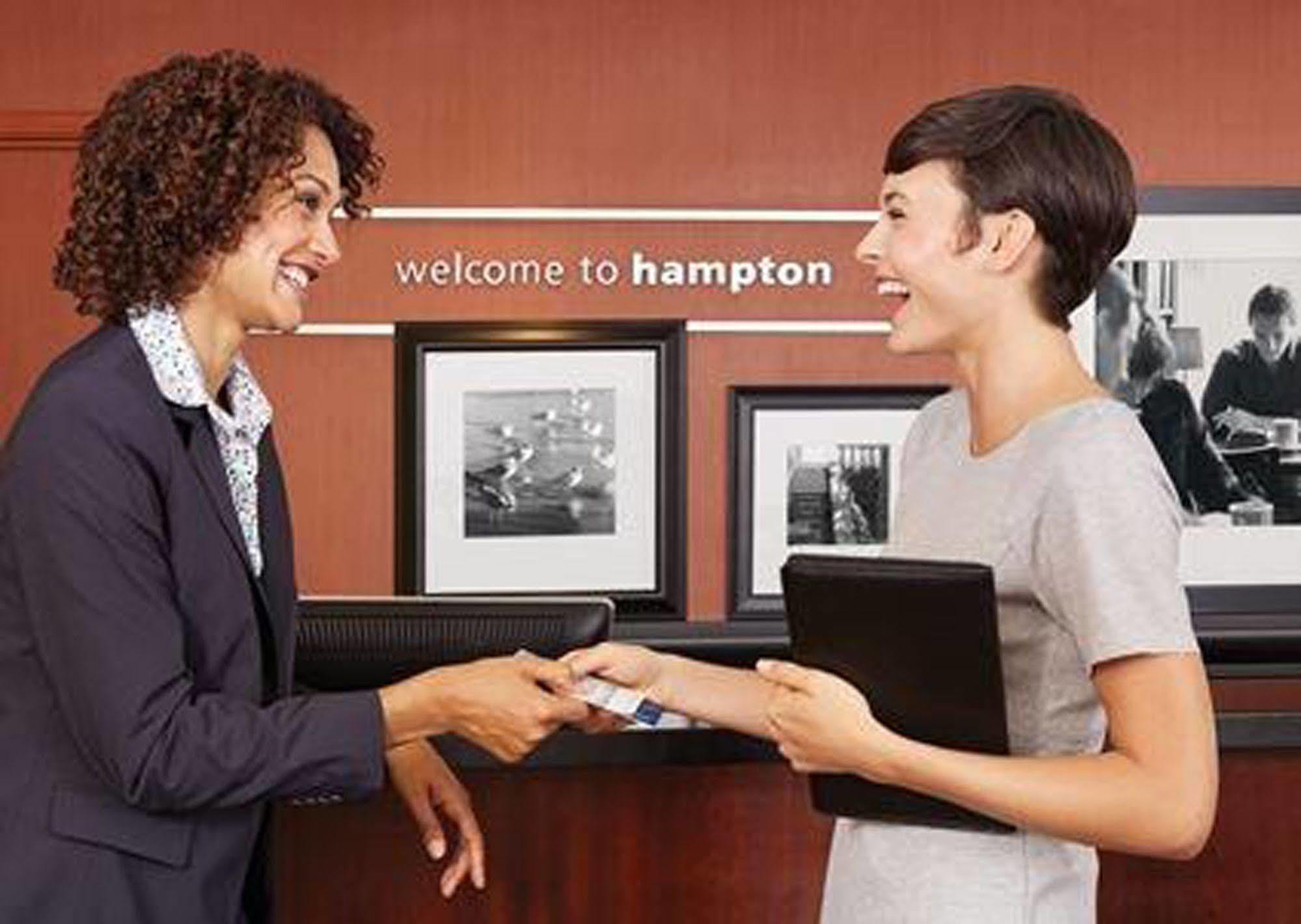Hotel Hampton Long Airport, Ca